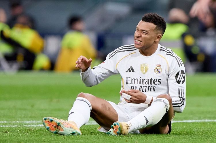 亚博体育平台-全败！姆巴佩加盟皇马后国内4冠全被巴萨夺去，不过他斩获国外2冠