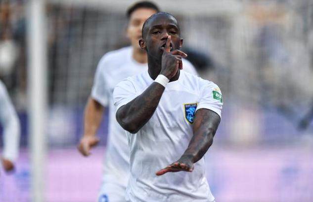 亚博app-被海港放弃只用30分钟就证明自己 卡隆是个狠角色