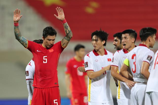 亚博app-打出威胁却机会寥寥 国足苦练的定位球何时显灵？